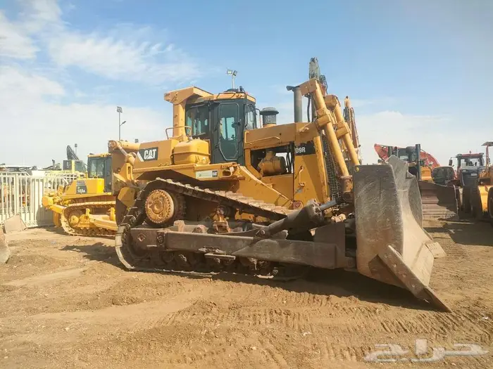 تراكتور كتربيللر D9R سنه الصنع 2010 للبيع فى الرياض 1