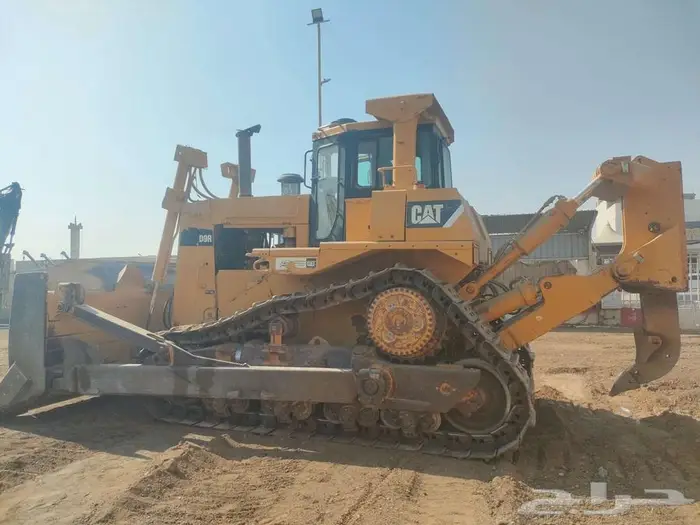 تراكتور كتربيللر D9R سنه الصنع 2010 للبيع فى الرياض 4