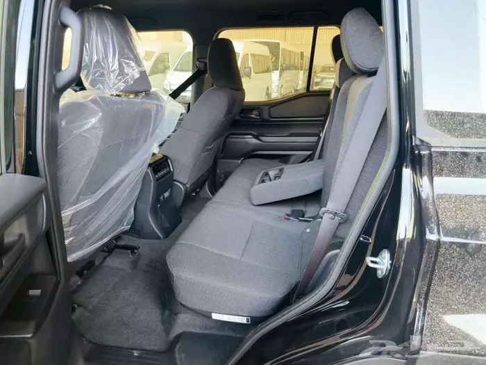 تويوتا برادو تي اكس 2 اسود بنزين 2026 خصم خاص 9