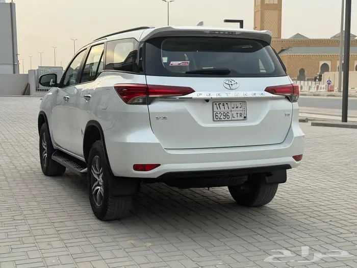 تويوتا فورتشنر 2023 مخزن 6 سرندل VX 10