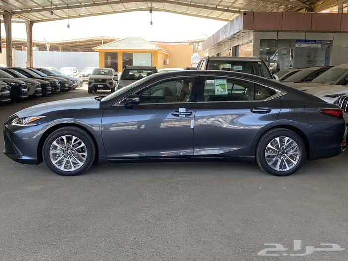 لكزس ES250 2025سعودي aa اقل سعر لدى الفريدي 1