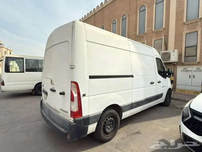 FOR SALE  Reliable 2020 Renault Van   Ready for Work 3