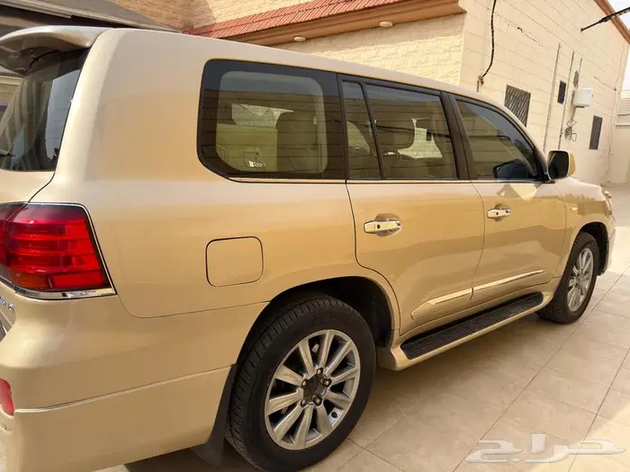 جيب لكزس 2011 فل كامل سعودي 3