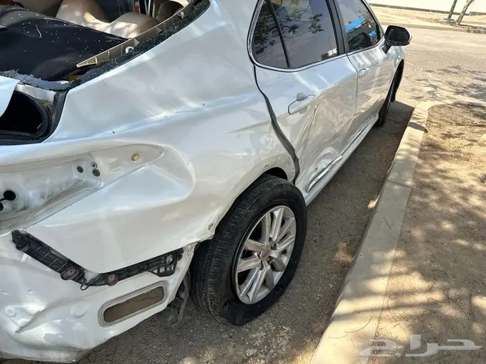 كامري مصدومة للبيع تشليح 1