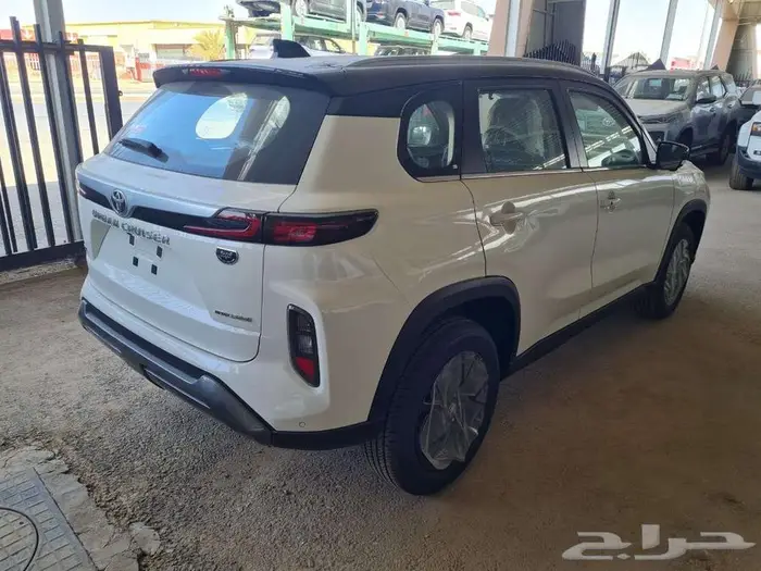 تويوتا اوربان كروز 2026 فئة GLX - عرض كاش وأقساط مميز 3