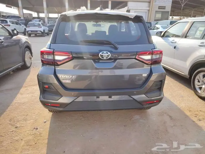 تويوتا رايز ليمتد رمادي 2024 1