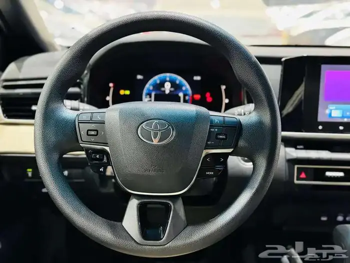 كامري طيس بريمي 2025 اسود - ابيض 20