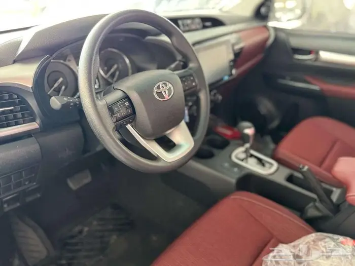 تويوتا هايلوكس SGLX بريمي بنزين 2.7 فل كامل دبل 2025 12