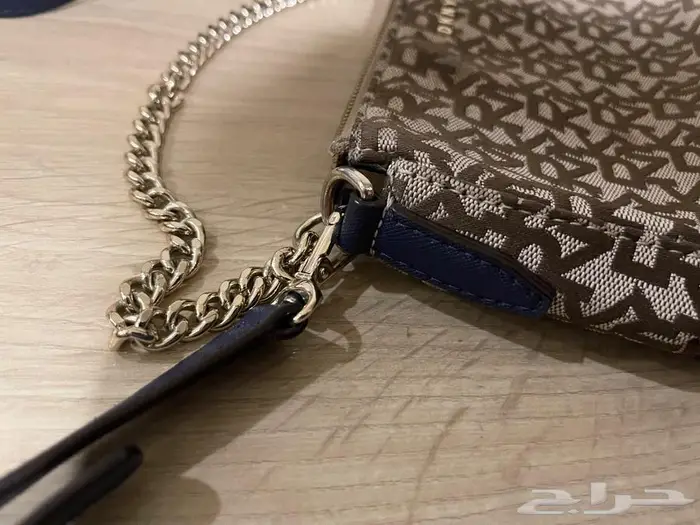 حقيبة ماركة DKNY دكني صغيرة 4