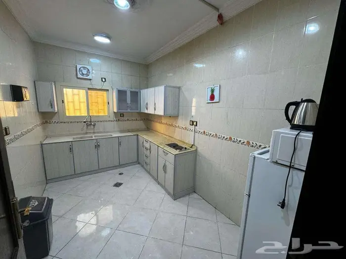 شقة مؤثثة للإيجار في جدة   حي السلامة 8