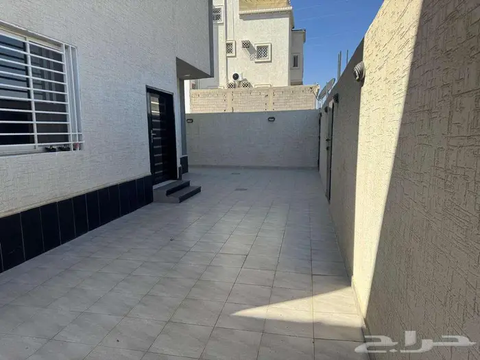 دور ارضي جدبد خلف مستشفى النساء والولاد بالمحاله 3