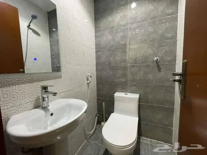 شقة فاخرة مؤثثة للإيجار الشهري والسنوي في جدة حي الروضة 4