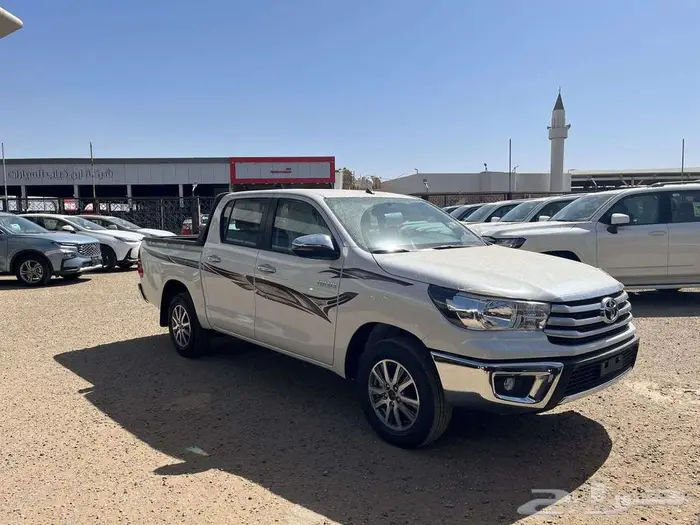 هايلوكس غمارتين بانزين 2025 نقد وتقسيط 1