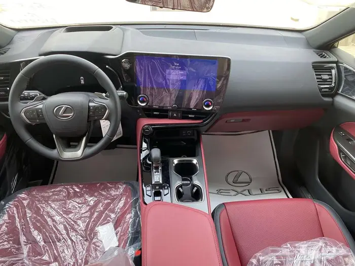 لكزس NX 350CC بنزين 2025 ( ابيض ) داخلي احمر. 9