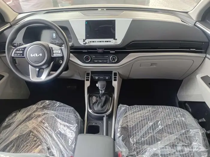 كيا كاريز ستاندر شاشه وكاميرا 2025 15