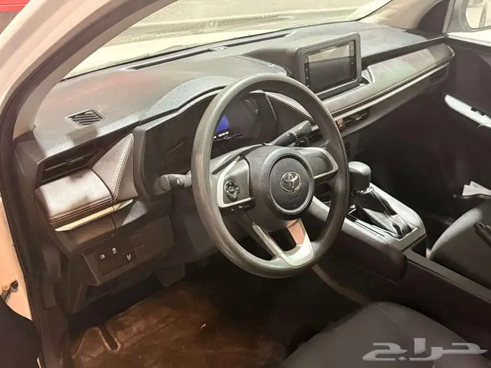 سيارة تويوتا يارس موديل 2023 4
