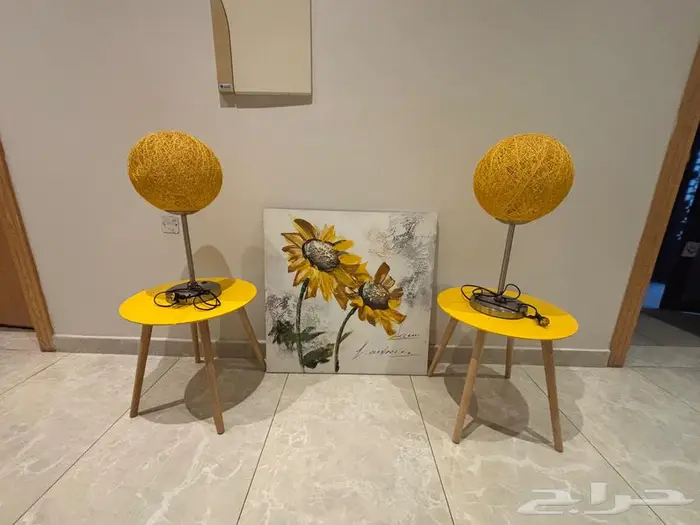 طاولتين و ابجورتين ولوحة طقم جميل 0