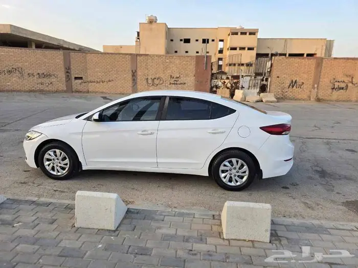 النترا موديل 2018 مكينه صغيرة 1600 السعر 25000الف 2