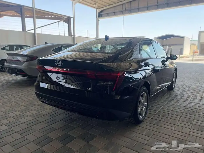 هيونداي اكسنت فليت ستاندر 2026 كاش واقساط اسود داخلي بني 3