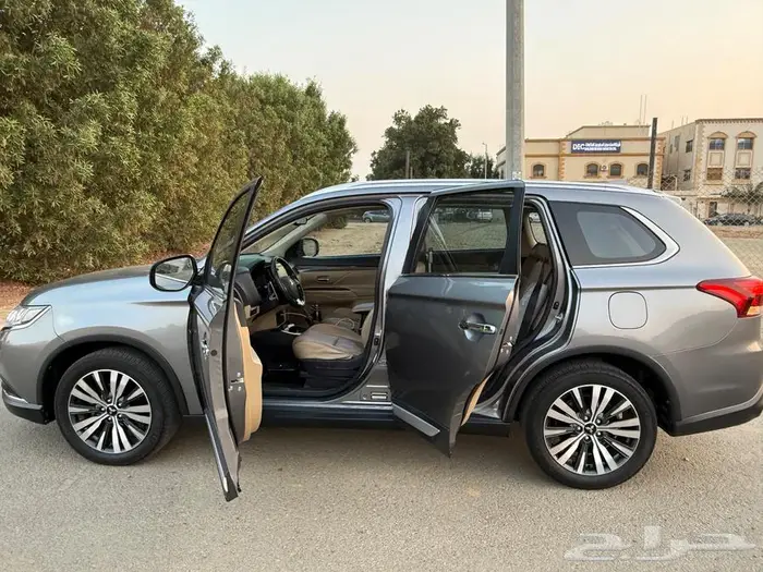 مستوبتشي اوتلاندر 2019 8