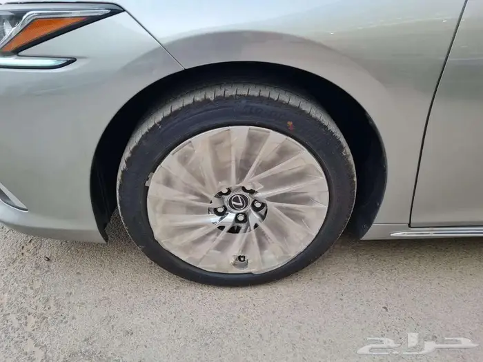 لكزس اي اس 250 AA 2025 10