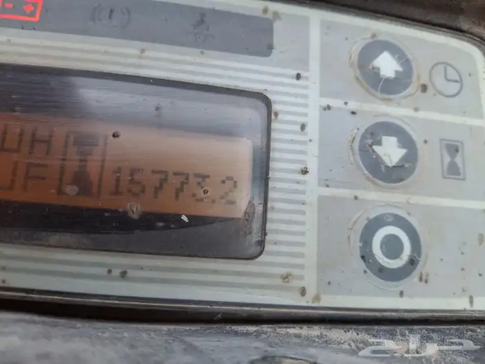 رافعة شوكيه نيسان ثلاثه طن موديل  2010 6