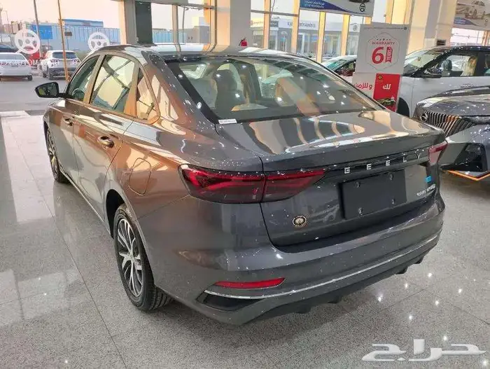 جيلي ام جراند استاندر موديل 2025 5