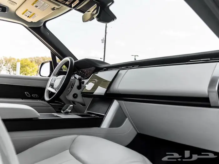 رنج روفر فوج 2024 ممشى خفيف لقطة اربع عدسات امامية 18