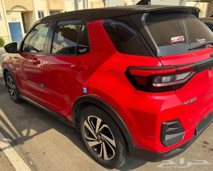 تويوتا رايز 2022 فل كامل اللون احمر 2