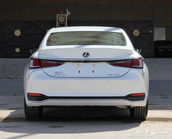 لكزس - ES 250 - لاكجيري - نص فل - خليجي -2025 7