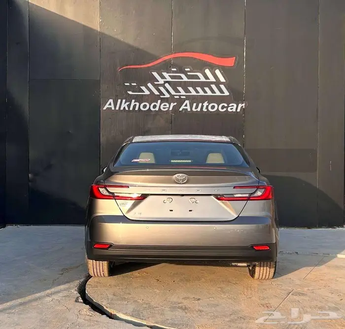 تويوتا كامري LE بنزين 2025 لدى شركة عبدالمجيد الخضر 5