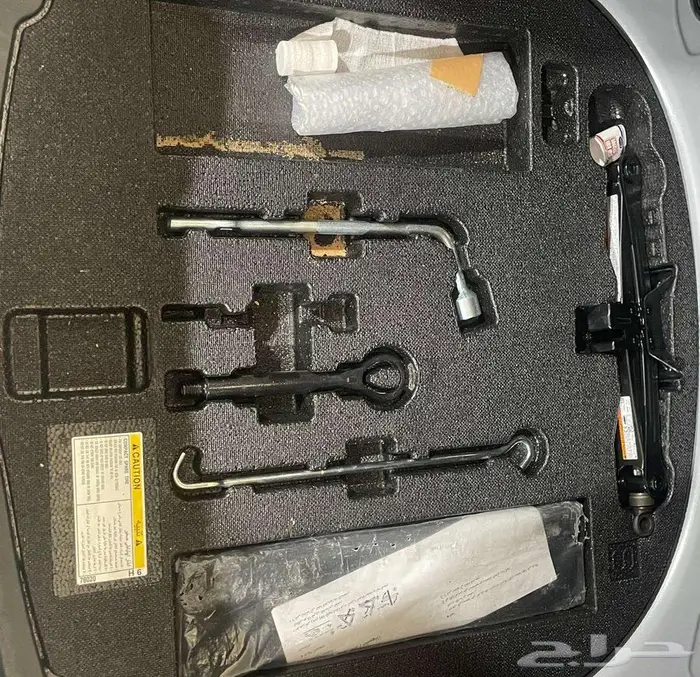 لكزس ES 300 2023 هايبرد 33