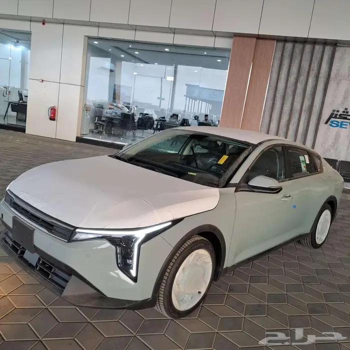 كيا كي 4 نص فل ماكينة 2.0 عرض خاص بنهايه العام 1