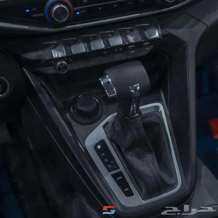 بيجو لاندتريك جير اتوماتيك دبل بنزين موديل 2023. 15