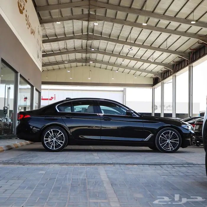 بي ام دبليو 520i موديل 2023 3