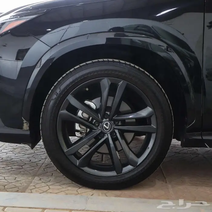 لكزس NX 350 موديل 2024 3