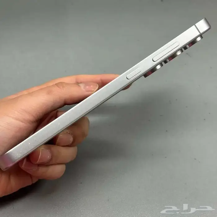 للبيع S24 FE جديد غير مفكوك 256 8 الحد 1700 4