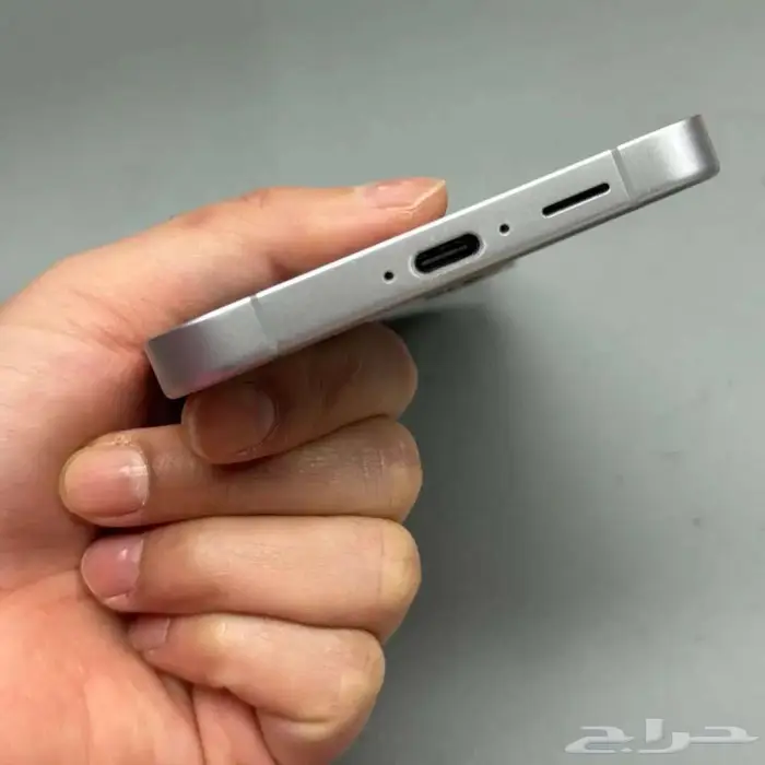 للبيع S24 FE جديد غير مفكوك 256 8 الحد 1700 6