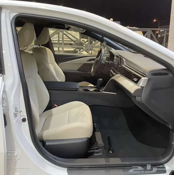 تويوتا كامري E بنزين 2025 اقساط جميع البنوك افضل العرووض 8