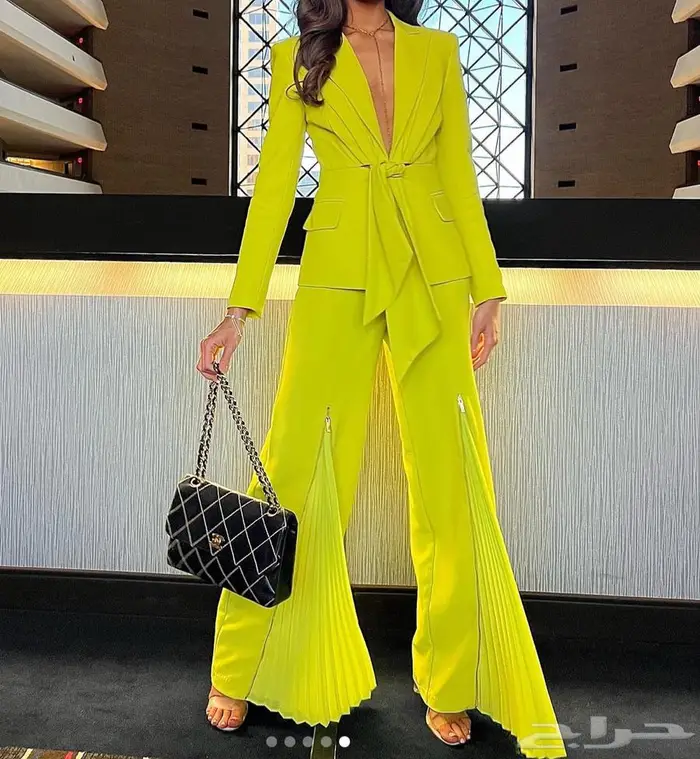 بدلة بيضاء فخمة 0