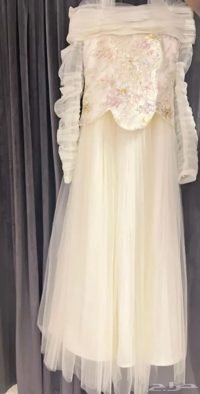 فستان ملكة جديد لم يلبس ابدا 0