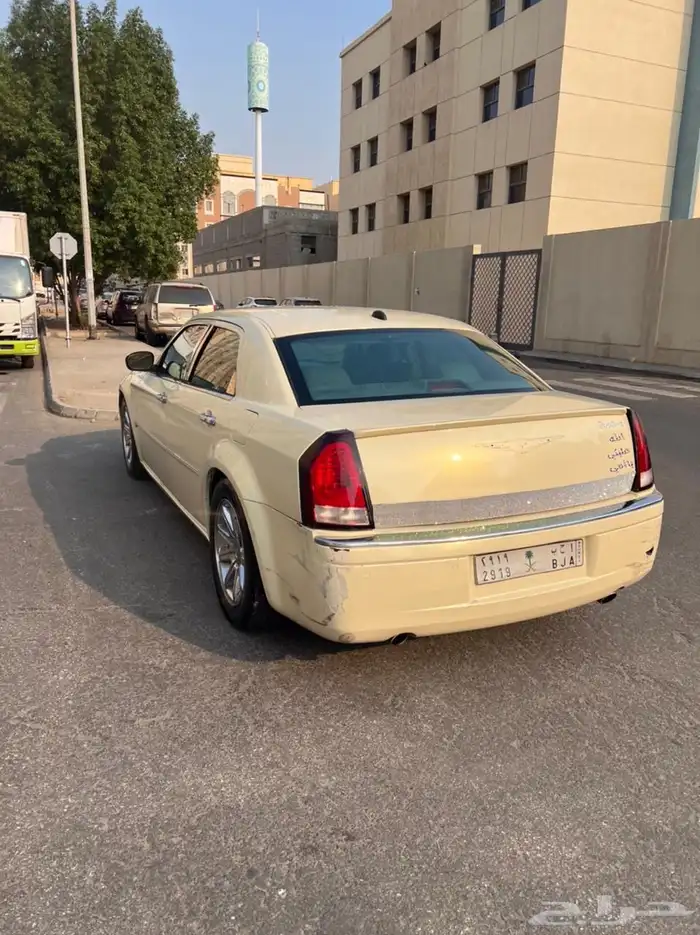 كليزلر للبيع موديل 2006 استماره مجدده رقم اللوحه شبه مميز 3