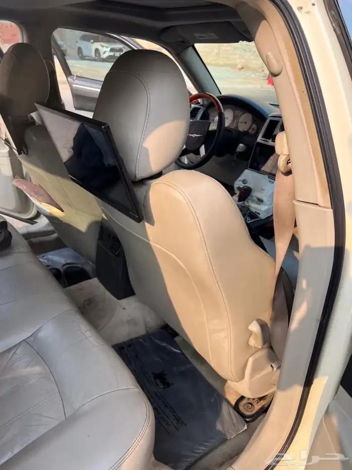 كليزلر للبيع موديل 2006 استماره مجدده رقم اللوحه شبه مميز 30