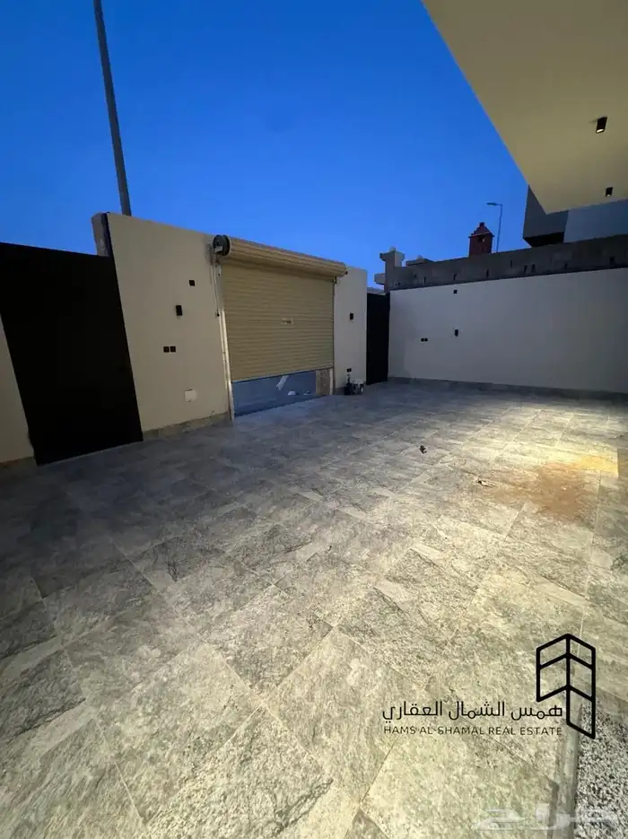 للبيع شقه ارضيه حي الاخضر 6 غرف 1