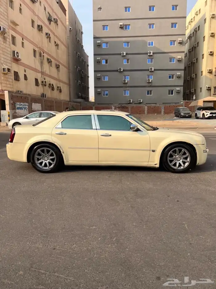 كليزلر للبيع موديل 2006 استماره مجدده رقم اللوحه شبه مميز 2