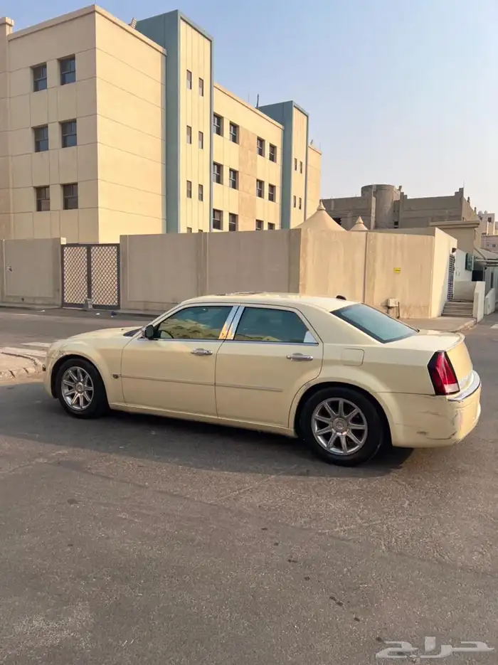 كليزلر للبيع موديل 2006 استماره مجدده رقم اللوحه شبه مميز 5