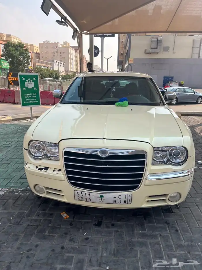 كليزلر للبيع موديل 2006 استماره مجدده رقم اللوحه شبه مميز 13