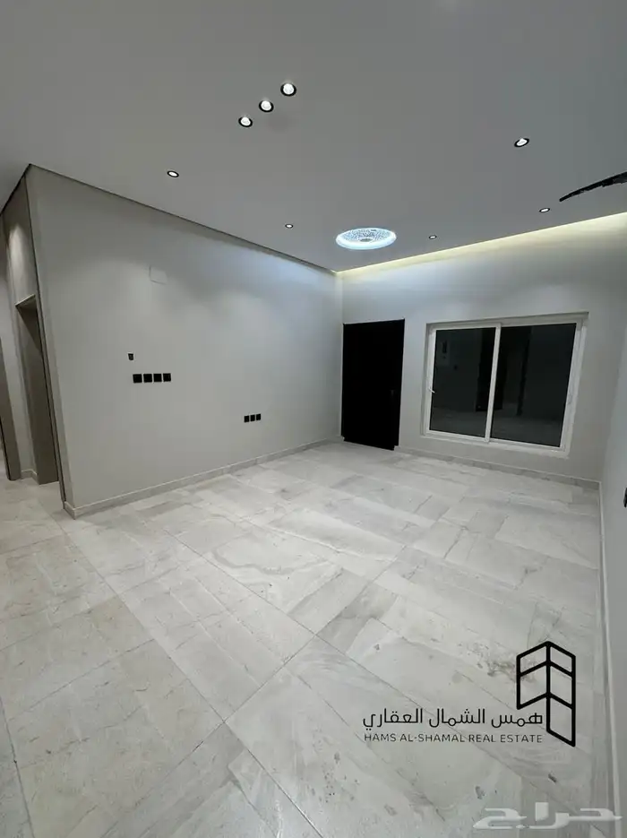 للبيع شقه ارضيه حي الاخضر 6 غرف 4