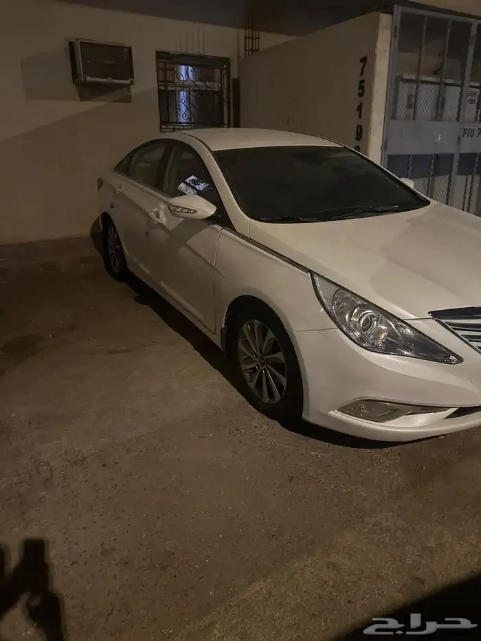 سوناتا 2011نص فل نظيفة مرشوش تجميلي مسيومة 16 يبي20 8