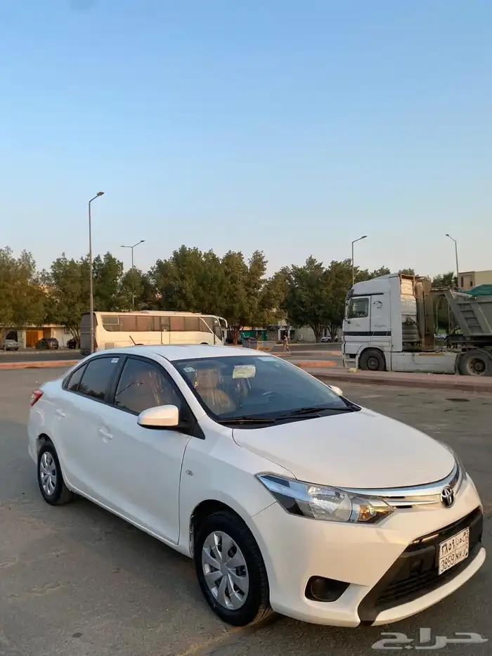 للبيع يارس 2015 نظيفه 13